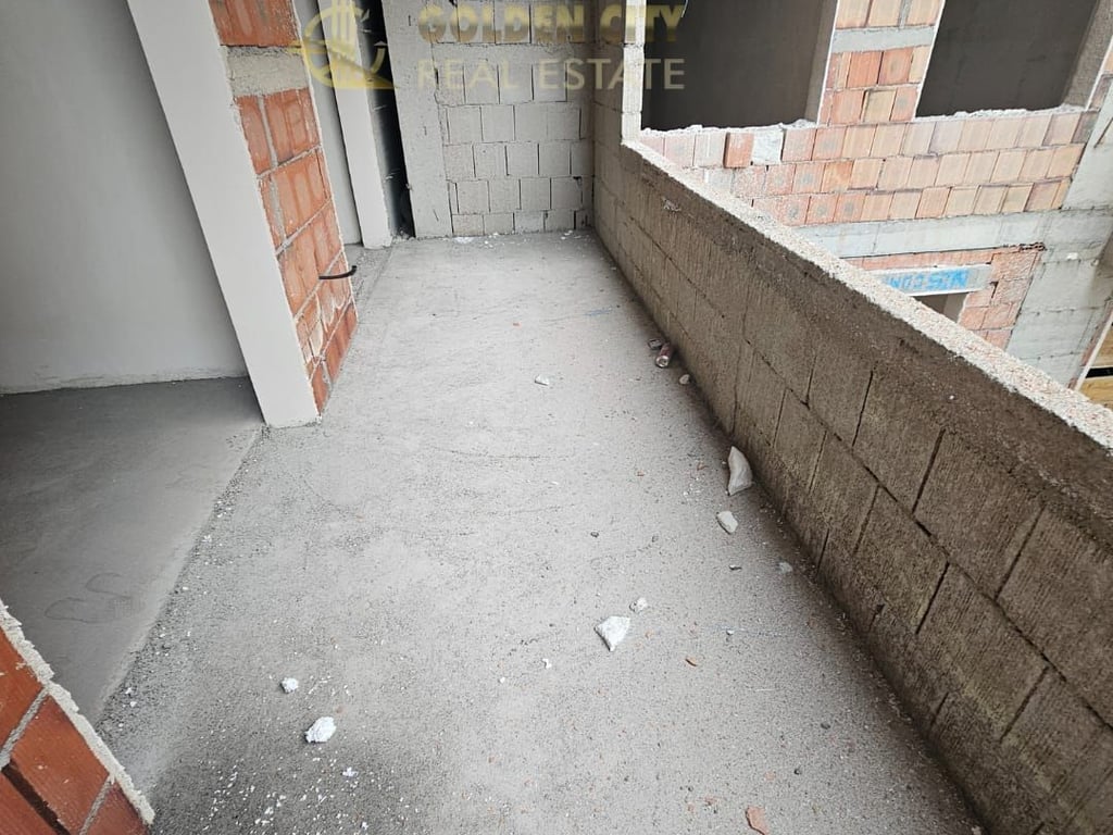 Shitet apartament 2+1+2 Golem