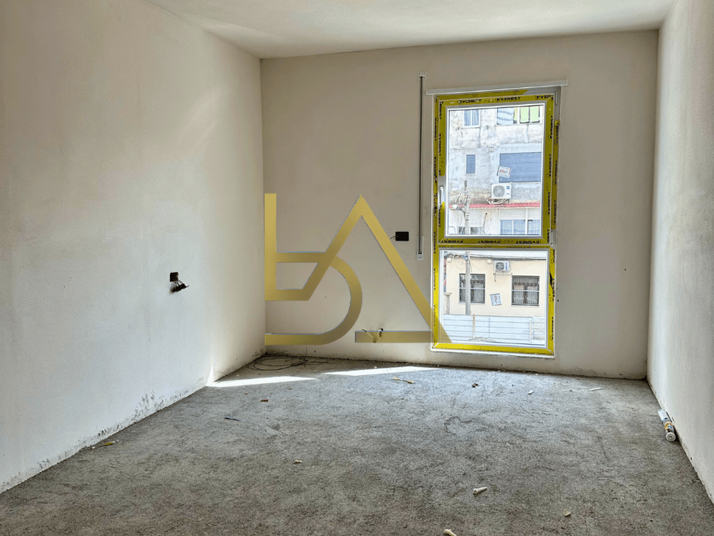 Vendesi Appartamento 2+1 – Xhamllik, Tirana