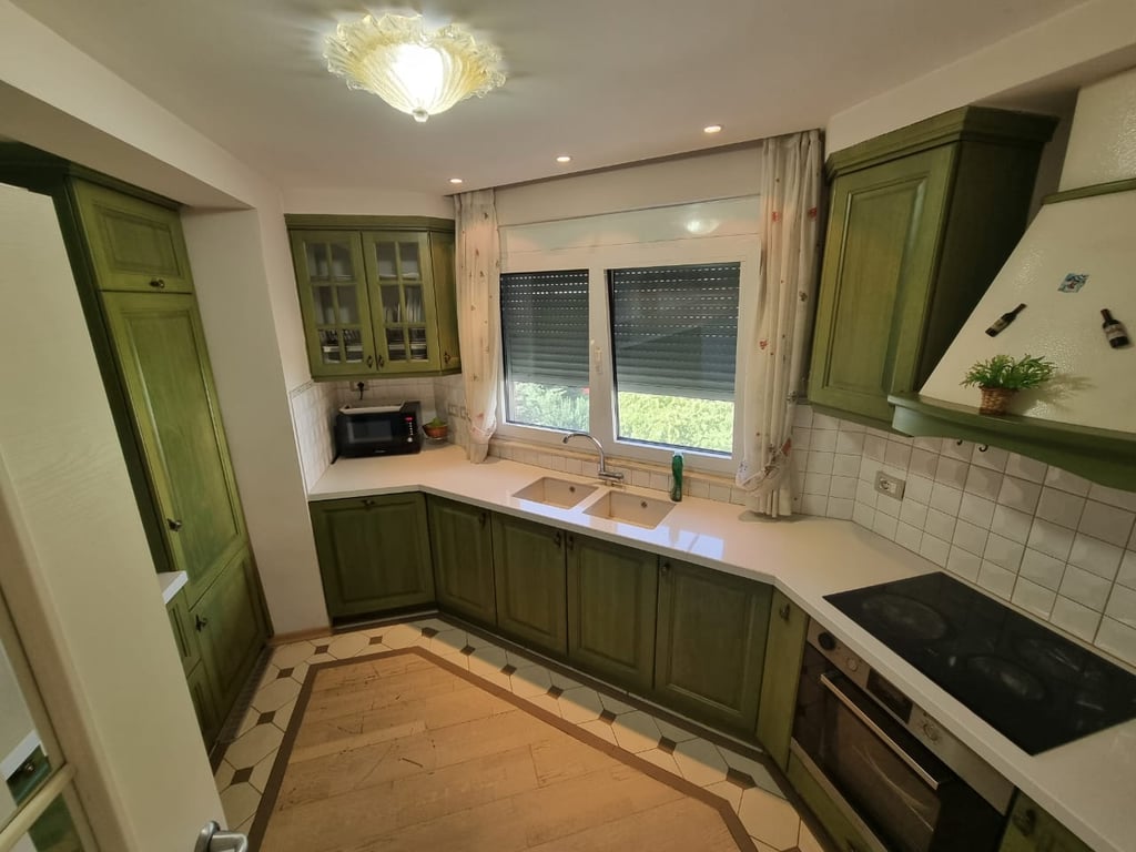 Jepet me qira apartament 2+1 ne Bllok