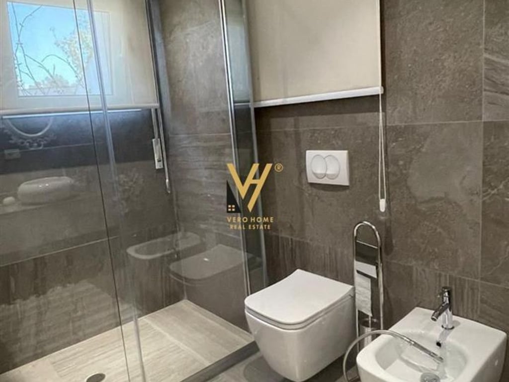 AFFITTASI VILLA A KODRA E DIELLIT 2, 2.500 EURO