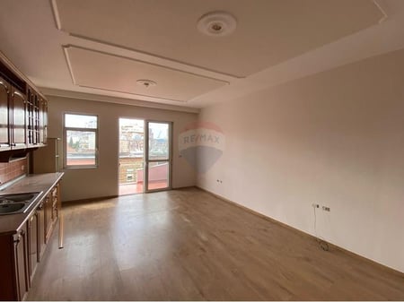 Apartament 3+1+2 per qira