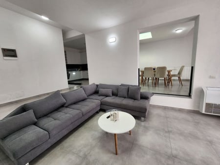 VILLA CON PISCINA IN AFFITTO RESIDENZA KODRA2