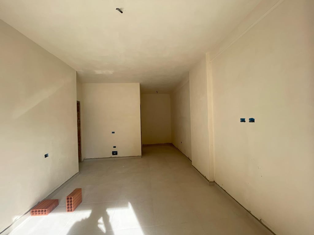 Shitet Apartament 2+1 Rr. Elbasanit 165.000 euro