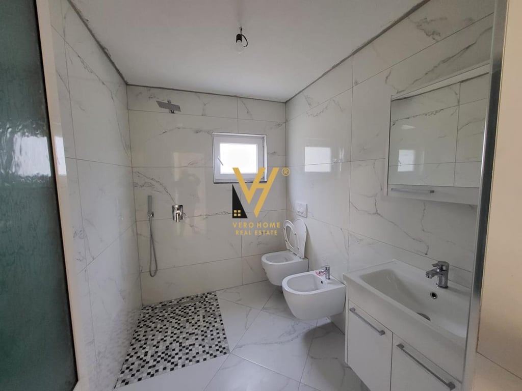 JEPET VILE 3+1+BLK ME QERA NE BALDUSHK 850 EURO