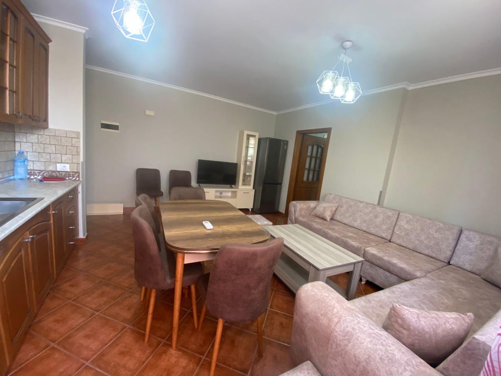 Jepet apartament 2+1 me qira tek Fusha e Aviacionit