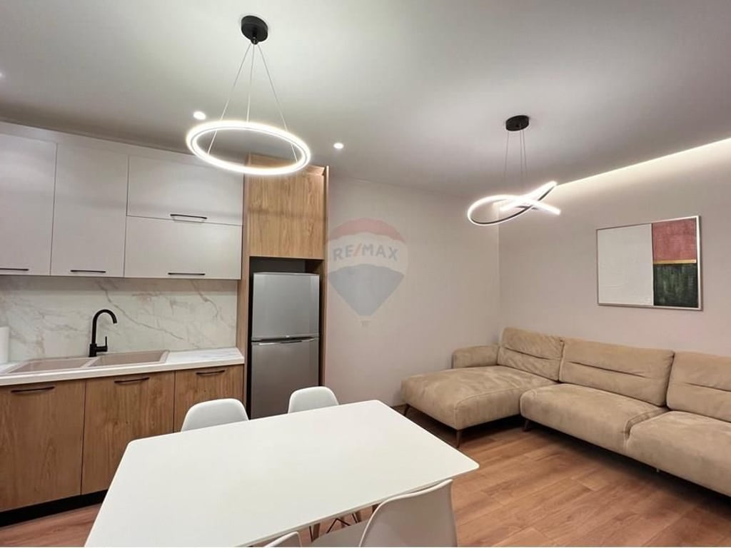 APARTAMENT 2+1+2 PER QIRA!!