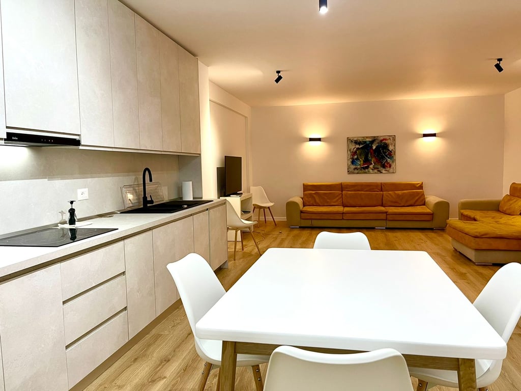 Appartamento in affitto 2+1+2 presso il Giardino Botanico.