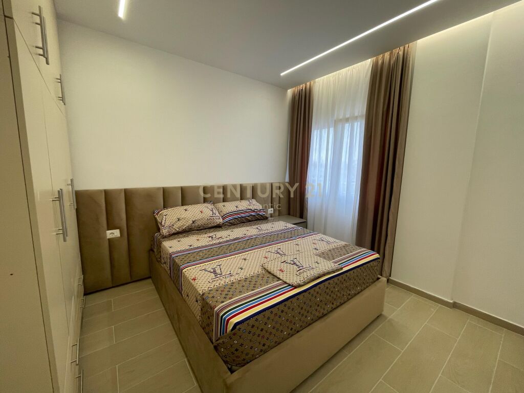 AFFITTASI IL QUARTO PIANO DI UNA VILLA NELLA EX-FOCE, A DURAZZO!