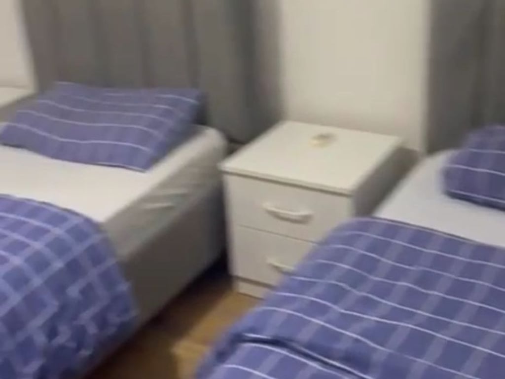 Jepet me qera Apartamenti 2+1 , Zogu i Zi prane Ring Center  Cmimi: 600 euro 