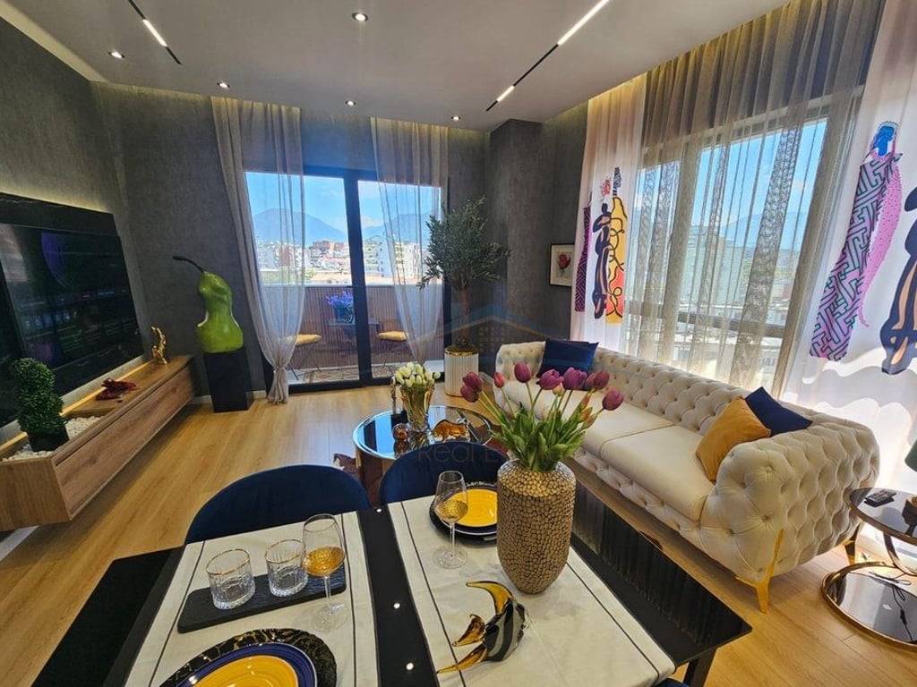 For sale, 2+1+2 apartment in Vasil Shanto, Tirana.