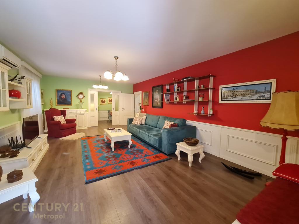 For rent, a 2+1 apartment, Kinostudio.