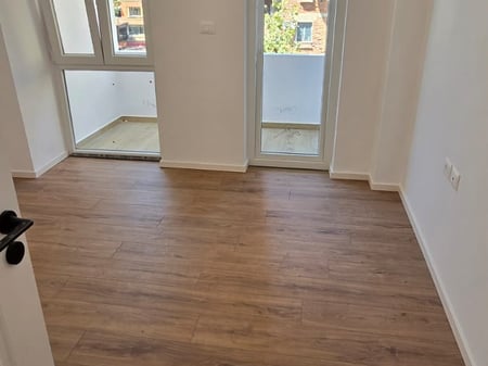 Vendesi appartamento 2+1 in Via Kavajë.