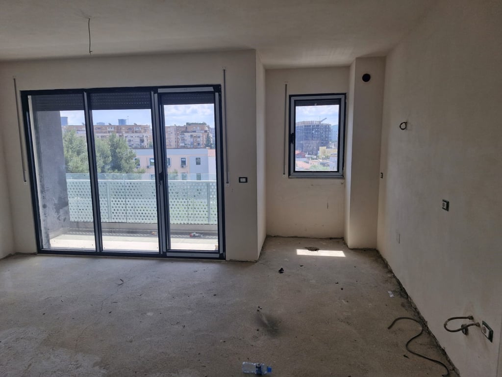 REZIDENCË PARALELE, APARTAMENT 2+1+2+2 VEND PARKIMI, DON BOSKO.