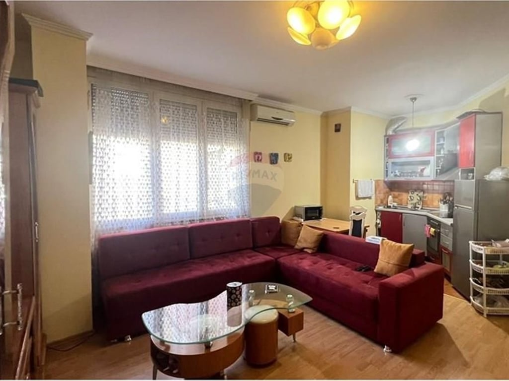 Vendesi appartamento 1+1 in Via Elbasanit.