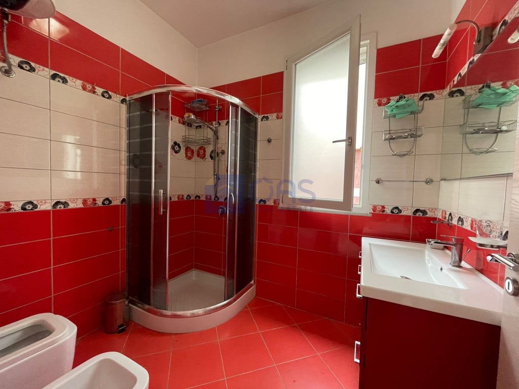 A two-story villa with a yard is for rent in Sauk.