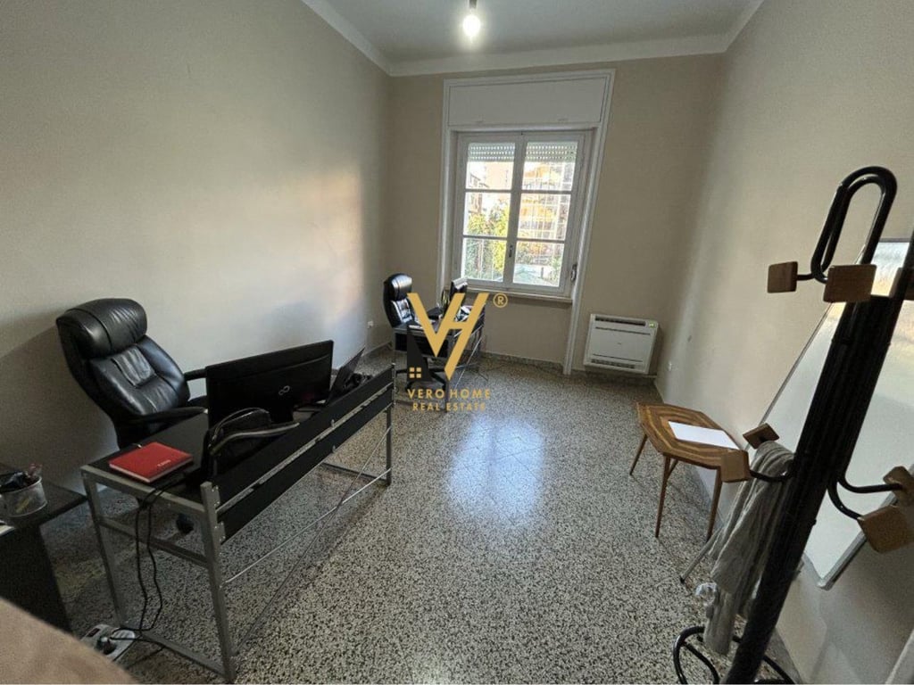 JEPET ZYRE 127 M2 ME QERA TE STADIUMI DINAMO 1.000 EURO