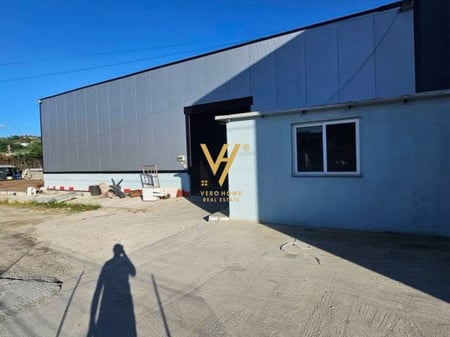 A 200 M2 WAREHOUSE FOR RENT IN PRUSH FOR 100,000 LEK.