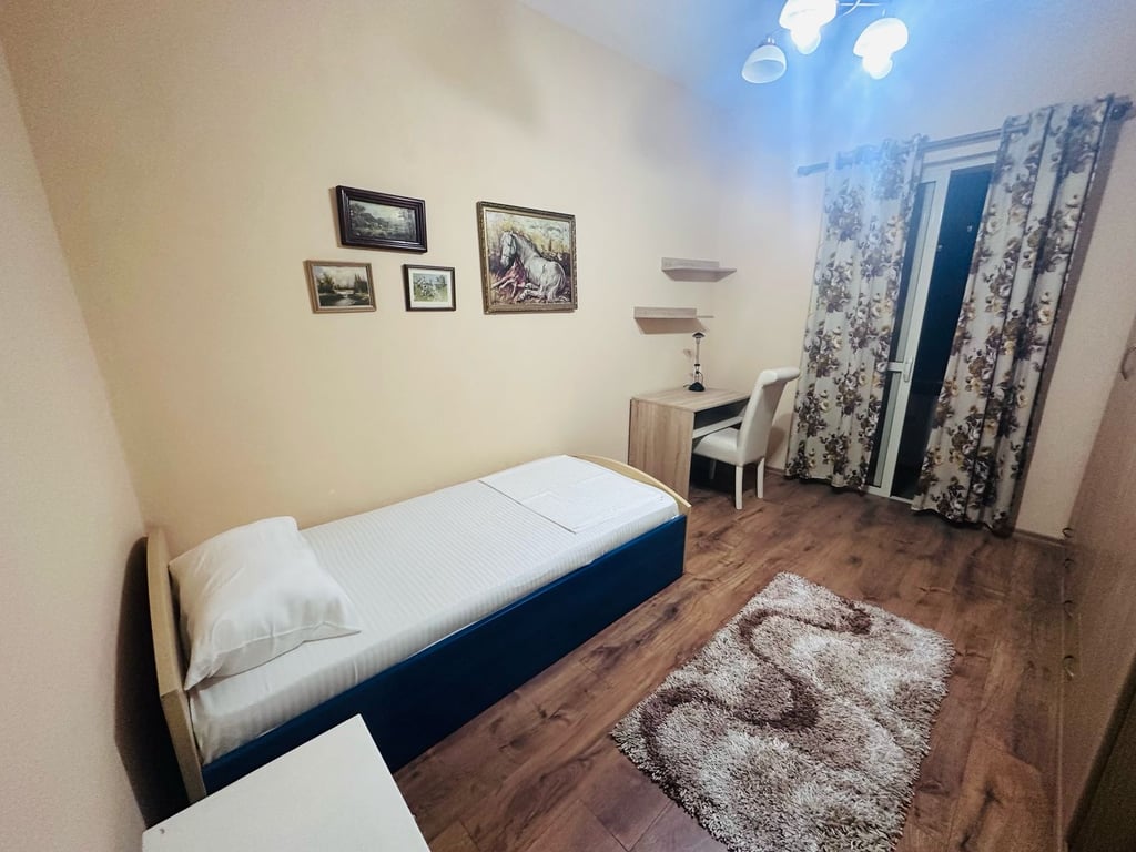 Affittasi appartamento 2+1+1 con balcone