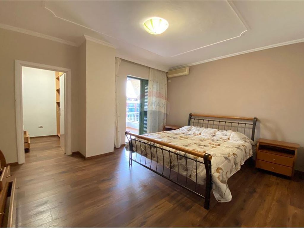 Apartament 2+1 me qira prane Librit Universitar!