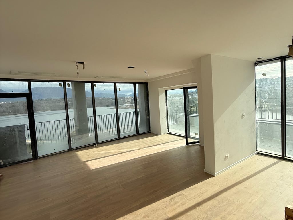Apartament 3+1 me QERA tek Lake View, Liqeni artificial per zyra