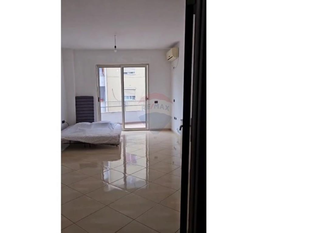 VENDESI APPARTAMENTO 2+1+2 A YZBERISHT!