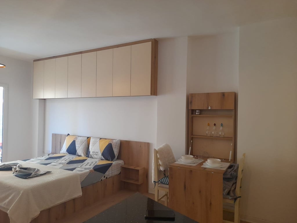 Garsoniere me qera tek Rruga e Kavajes