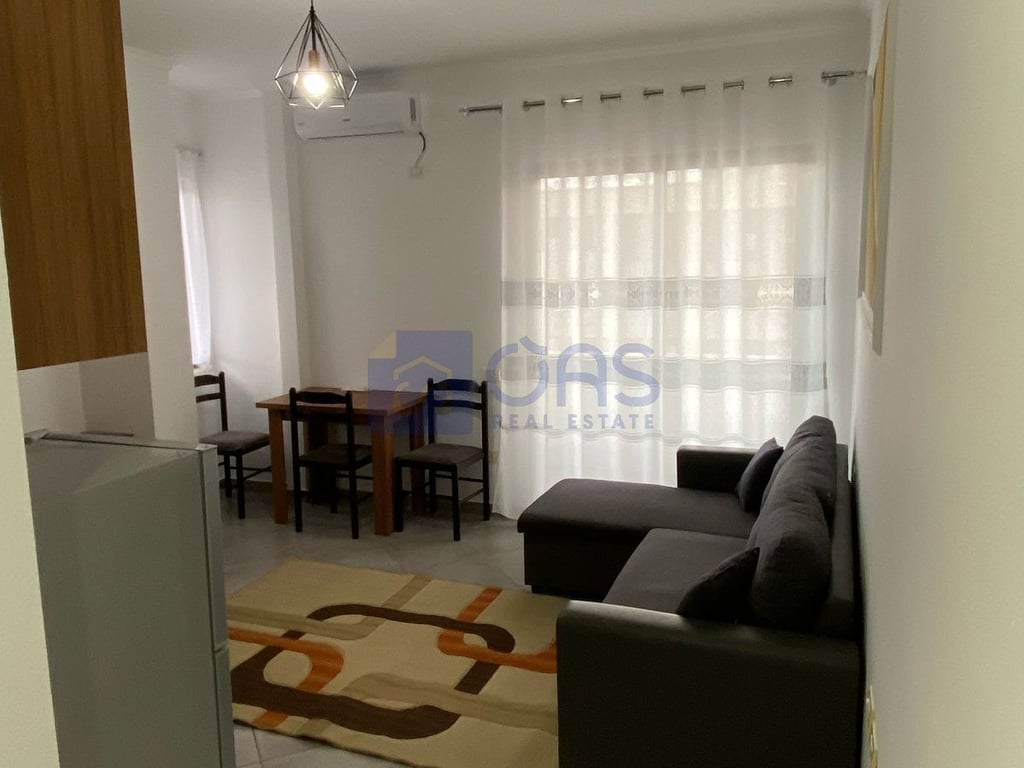 Affittasi appartamento 1+1 ad Astir 400 euro.