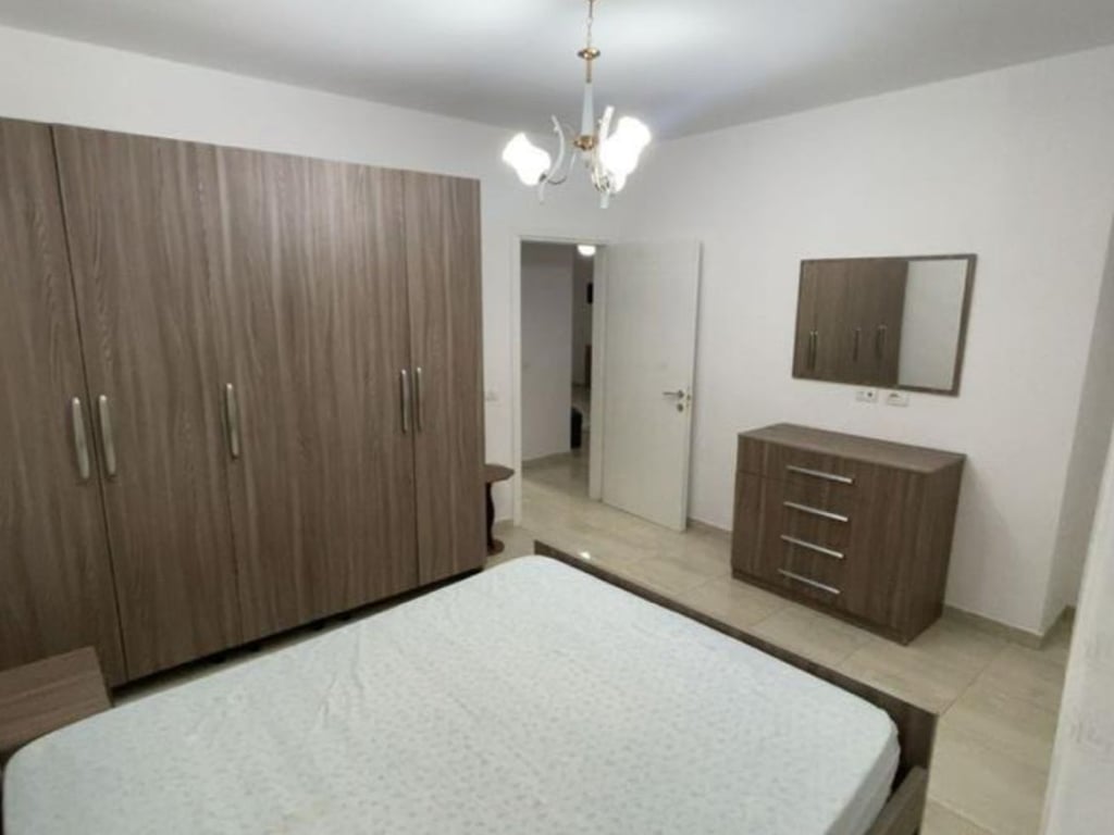 Apartament Me Qera 2+1 Tek Komuna e Parisit (ID B2201294) Tirane