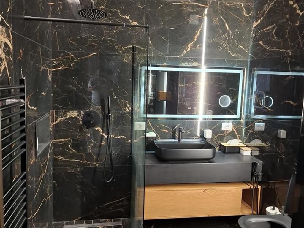 1+1 Apartment for Rent + Parking Space on Rrugën e Kosovareve, Tirana