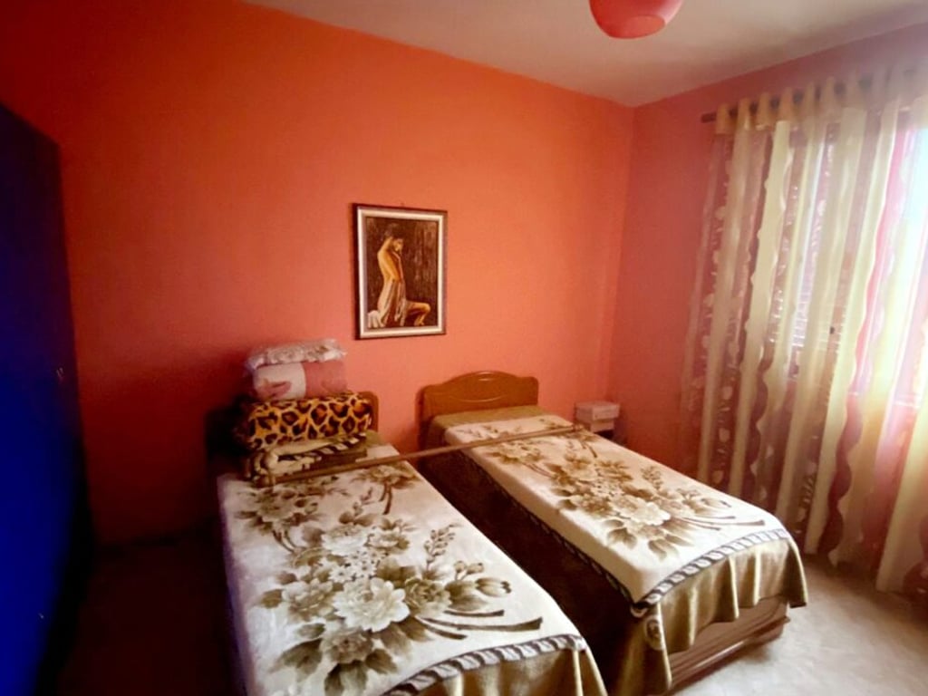 ‼️Opportunity for only 343 €/m²‼️ 🏢Building for sale, 3 floors (2 floors of warehouses + house), near the former Pioneer House, Kavajë.