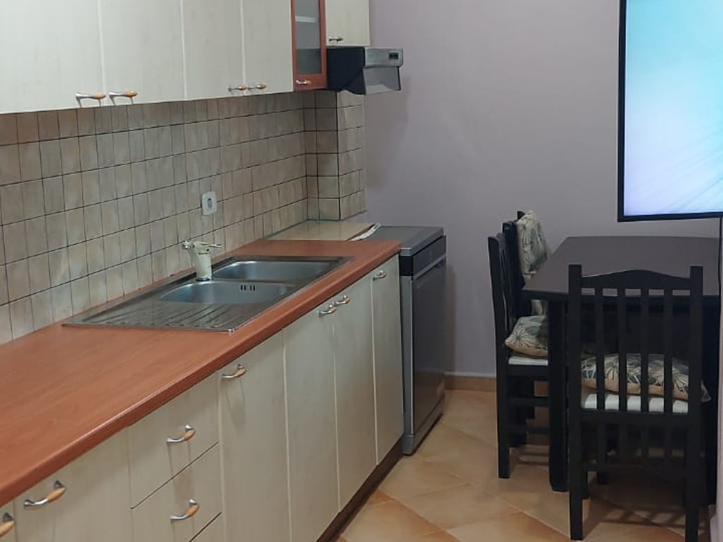 1+1 me qira te Rruga e Kavajes