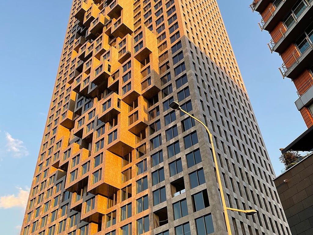 Ambiente commerciale in affitto, Downtown One Tirana | Kristi Hysi - Consulente immobiliare!