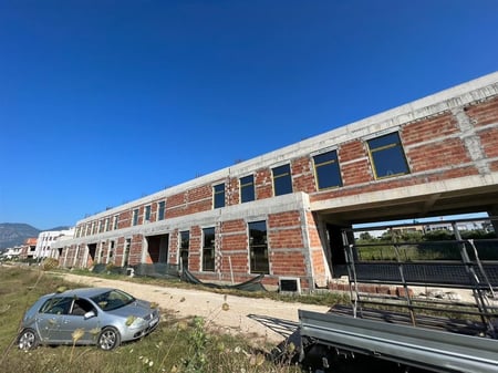 A warehouse is available for rent in Kamza.