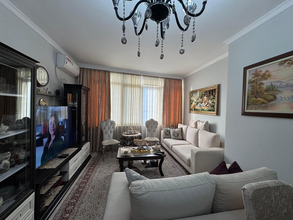 Super Apartament 3+1+2 - te rrethi Astir , mundesi ndarje .