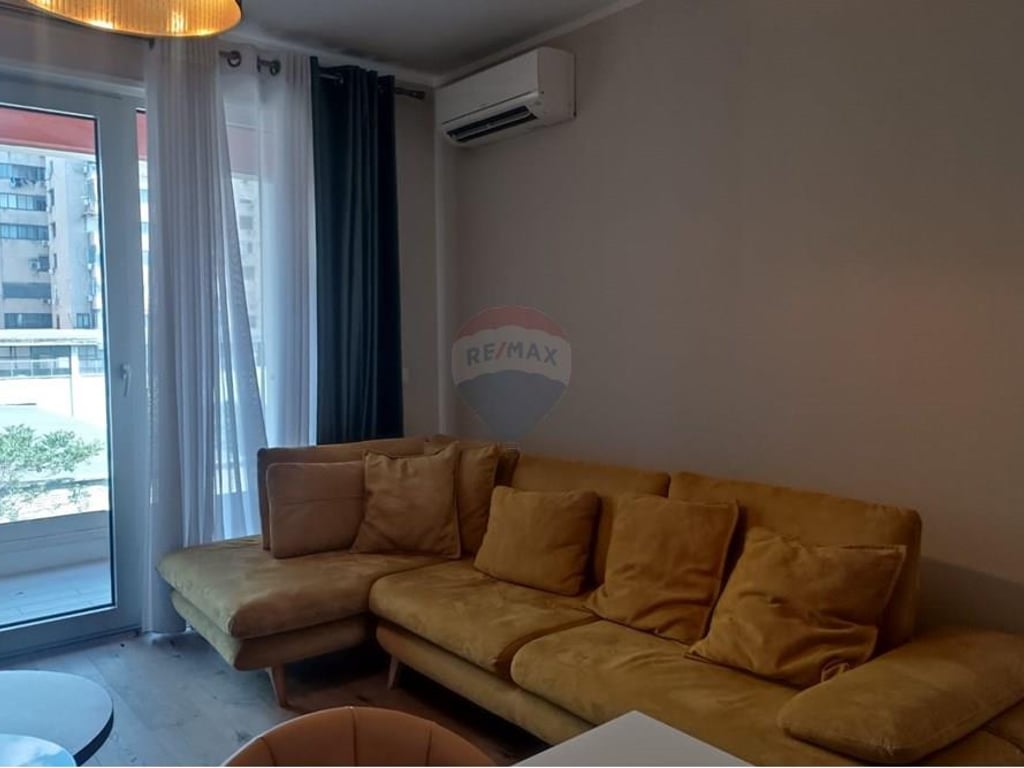 Apartment. 1+1. Black Bird.