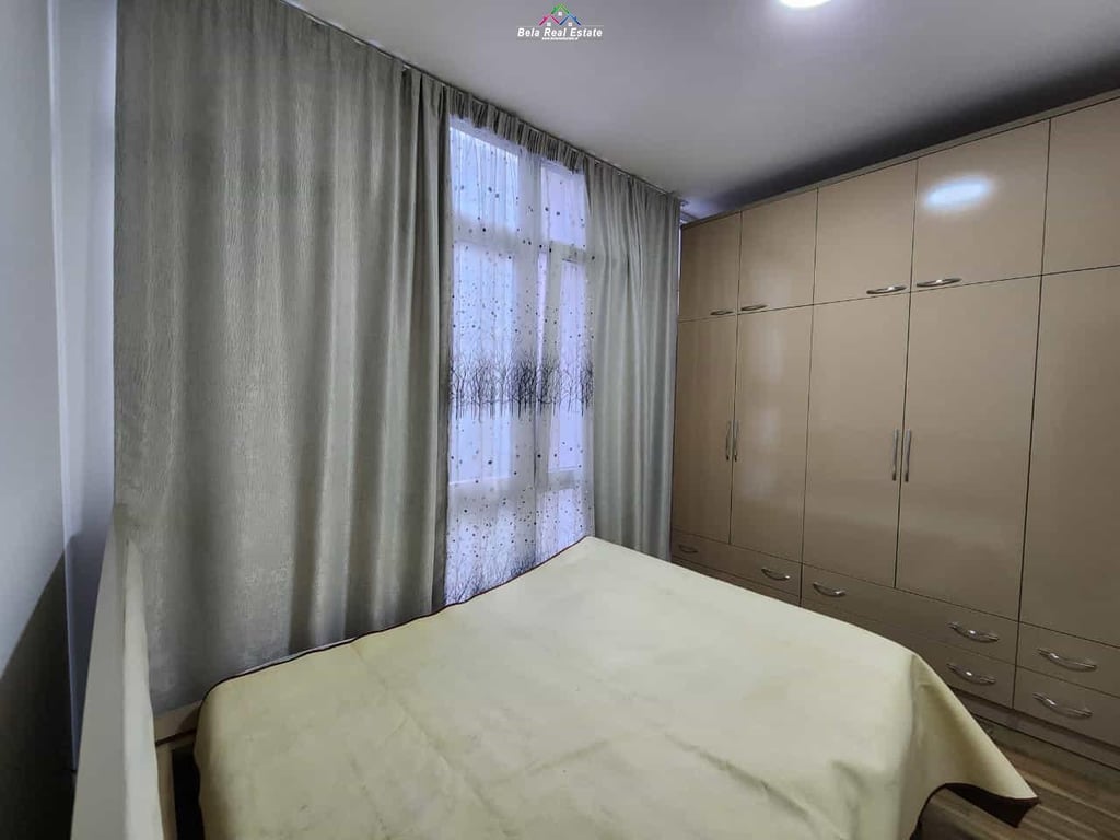 Apartament Me Qera 1+1 Tek Komuna e Parisit (ID B210119) Tirane.