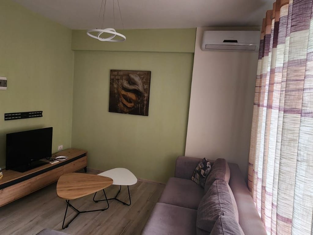 Affittasi appartamento 2+1+2, Giardino Zoologico via Kroit 700 euro