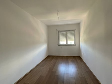 APARTAMENT ME QERA 