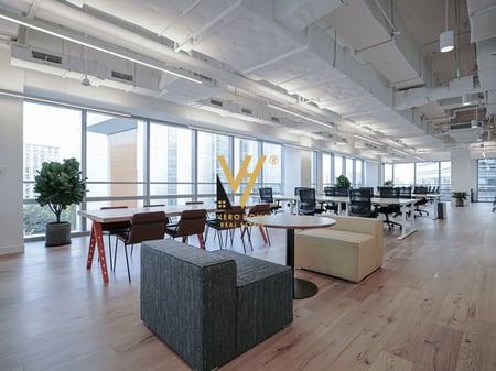 JEPET ZYRE 371 M2 ME QERA TE KOMPLEKSI USLUGA,STACIONI I TRENIT 2.500 EURO