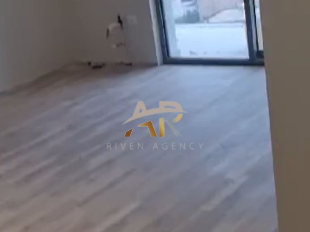 For rent: unfurnished 1+1 apartment with cash in a newly completed building