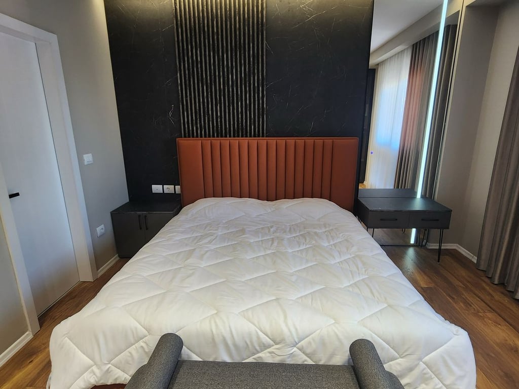 Jepet me Qira Apartament 3+1 me Mobilim Luksoz, +🅿 