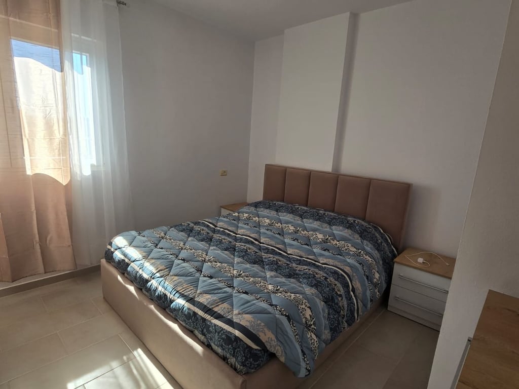 1+1, furnished, Hilton complex Kavaja street, 550 euros