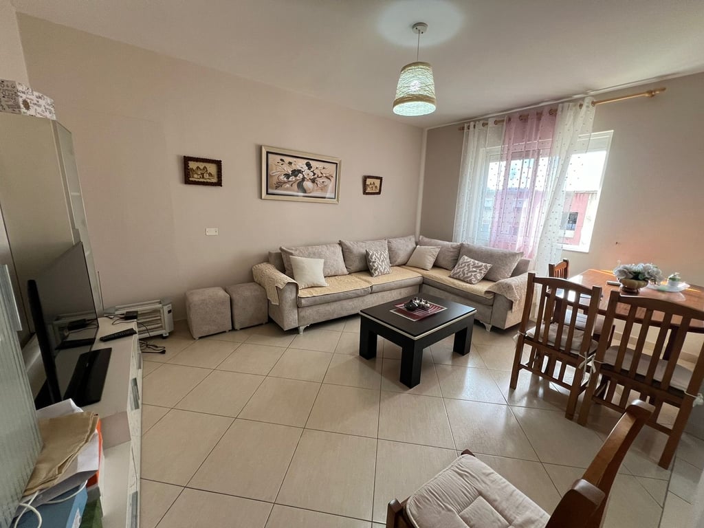 Affittasi appartamento 1+1 in via Ndre Mjeda.