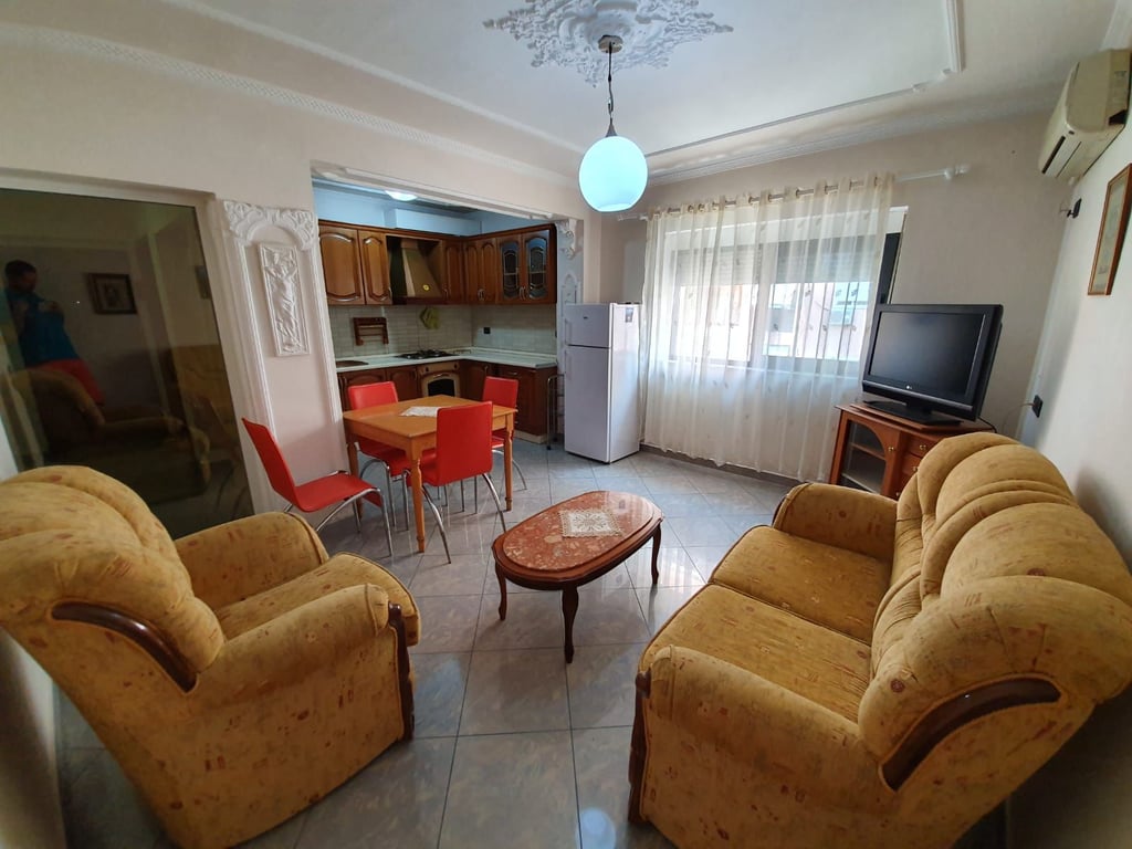 A 1+1 apartment is available for rent in Myslym Shyr.