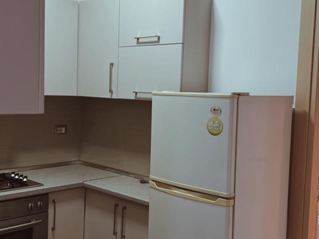 Jepet me Qera Apartament 1+1 në Astir.