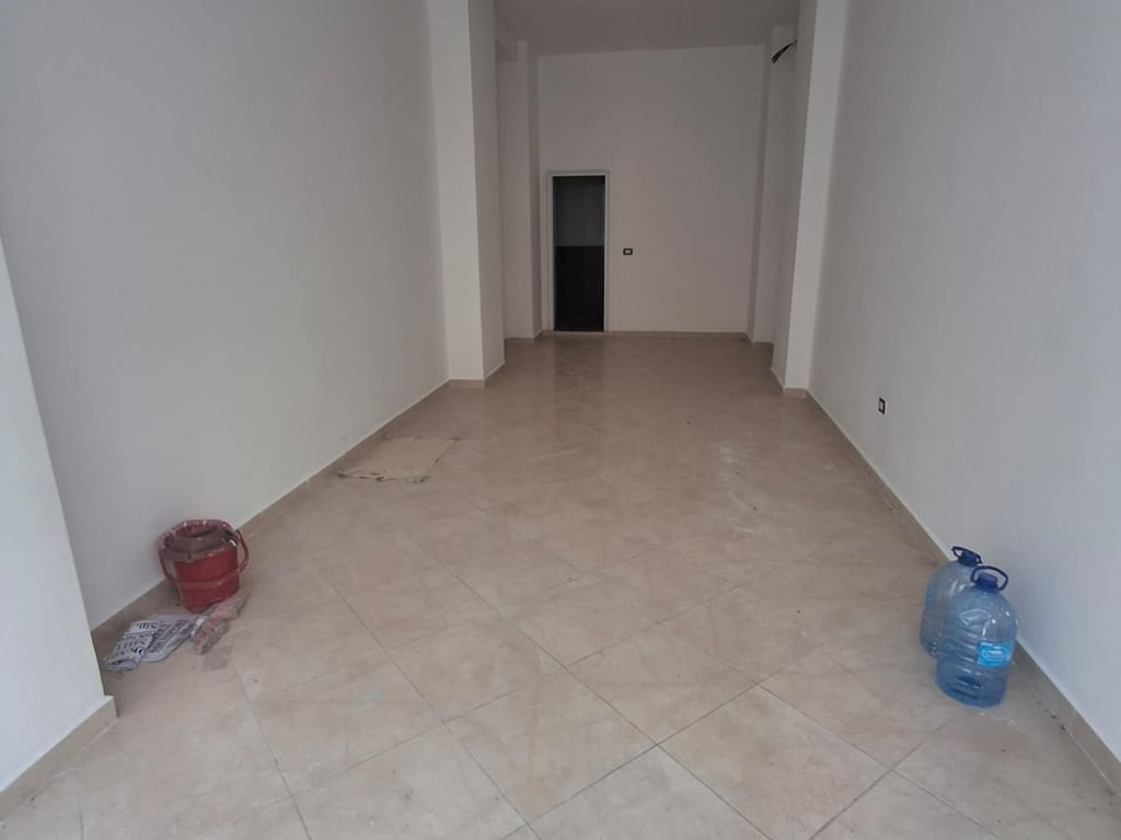 SPAZIO COMMERCIALE IN VENDITA VICINO ALL'ACQUEDOTTO, DURRES