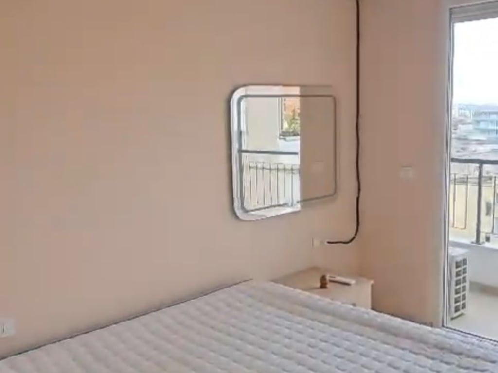 Jepet me qera Apartamenti 1+1 , Ish Restorant Durresi prane Raiffeisen Bank Cmimi: 500 euro