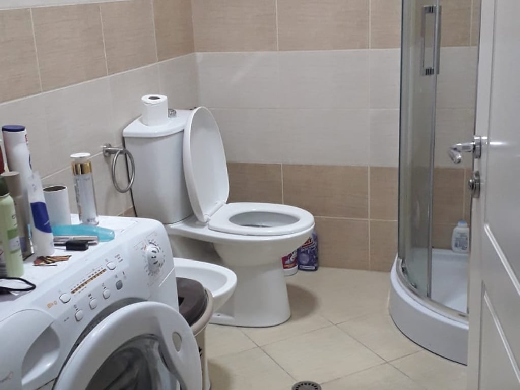 Shitet Apartament 1+1 tek Materniteti i Ri, Koco Glozheni 