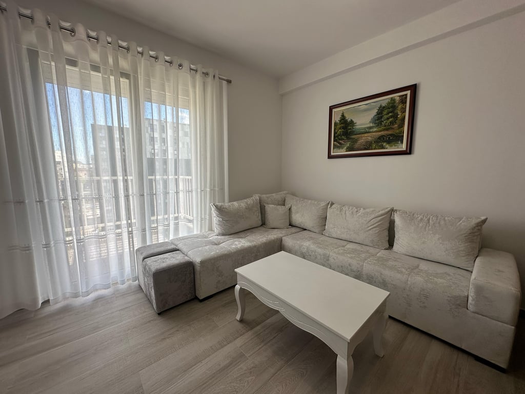 1+1 parking space for rent 📍5 Maji 📌450€