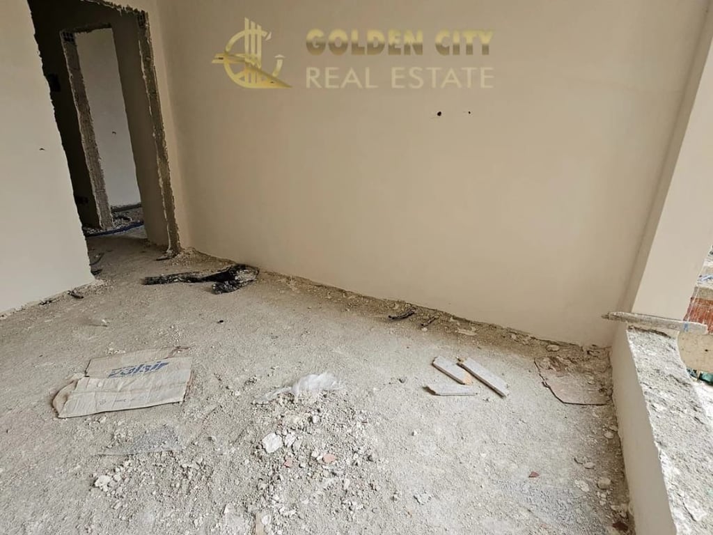 Shitet Apartament 1+1